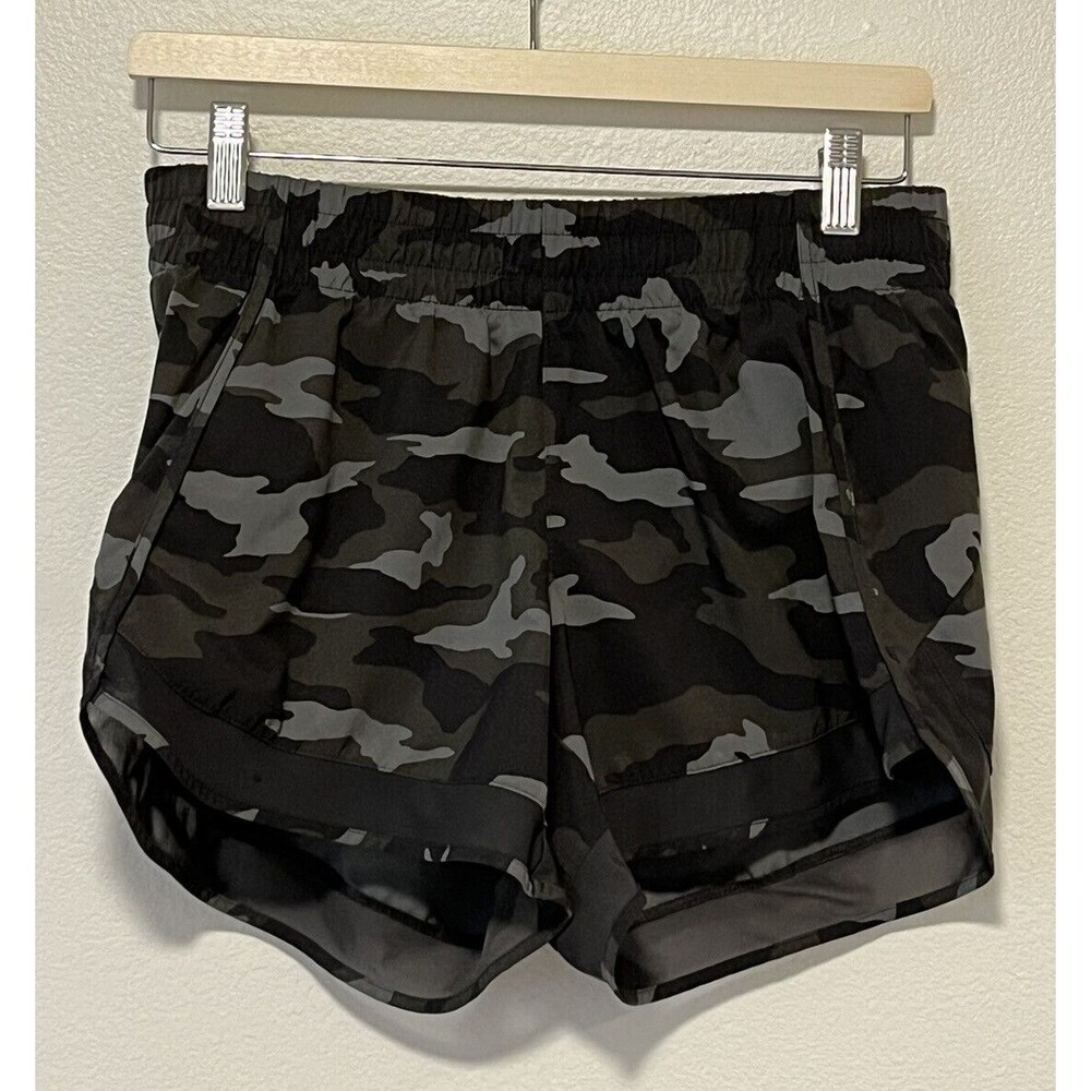 Athleta Mesh Racer 4” Camo Running Shorts in Size Small Lined Athleisure Active